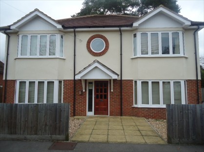 2 Bed Flat, Kenilworth House, GU51
