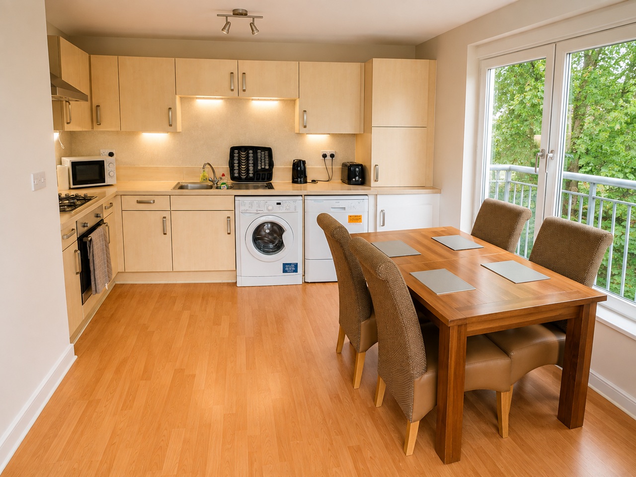 2 Bed Flat, Shields Road, G41 photo 5