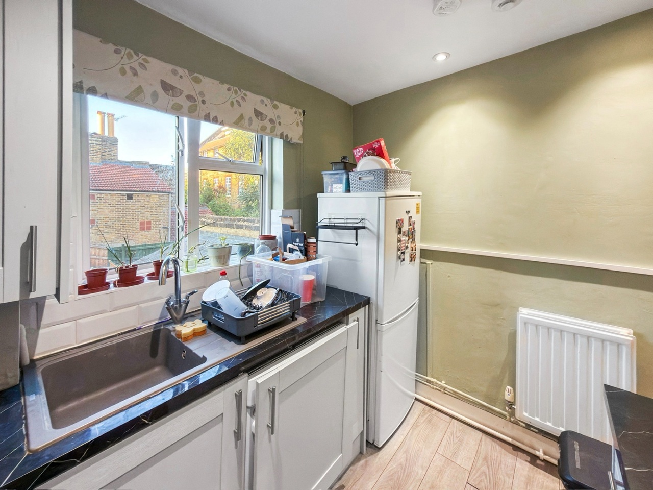 1 Bed Flat, Lynton Road, SE1 photo 3