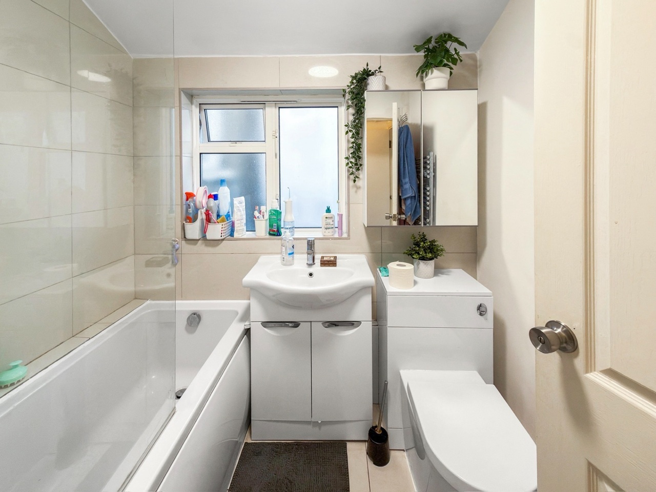 1 Bed Flat, Lynton Road, SE1 photo 4