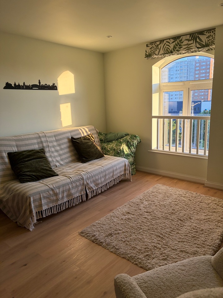 1 Bed Flat, Lloyd George Avenue, CF10 photo 3