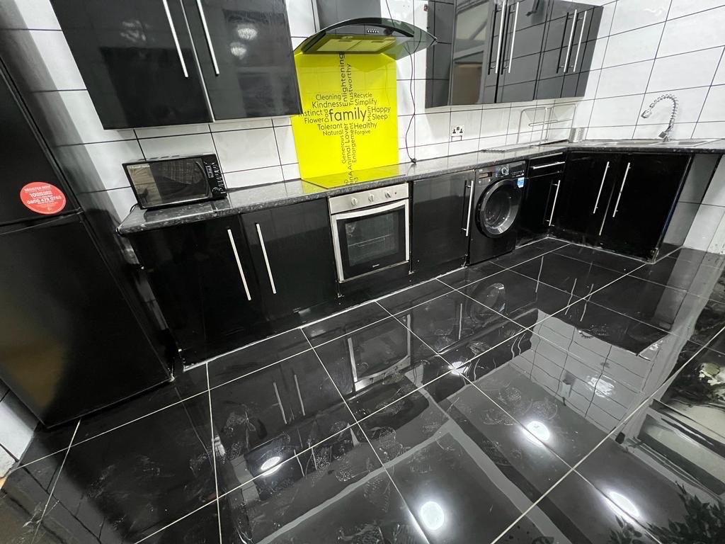 Room in a Shared House, Rusholme, M14 photo 2