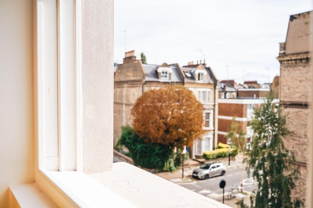 1 Bed Flat, Avonmore Road, W14 photo 4