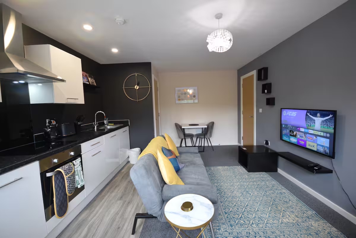 1 Bed Flat, Sandringham House, M5
