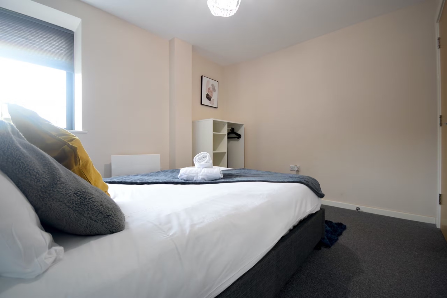 1 Bed Flat, Sandringham House, M5 photo 2