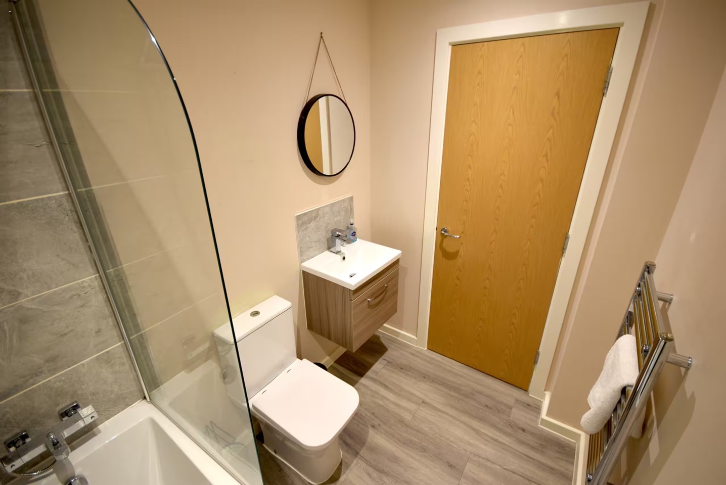 1 Bed Flat, Sandringham House, M5 photo 3