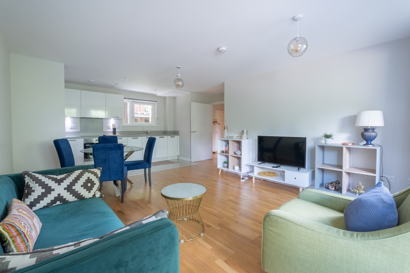 2 Bed Flat, Bluebell House, SE16 photo 3