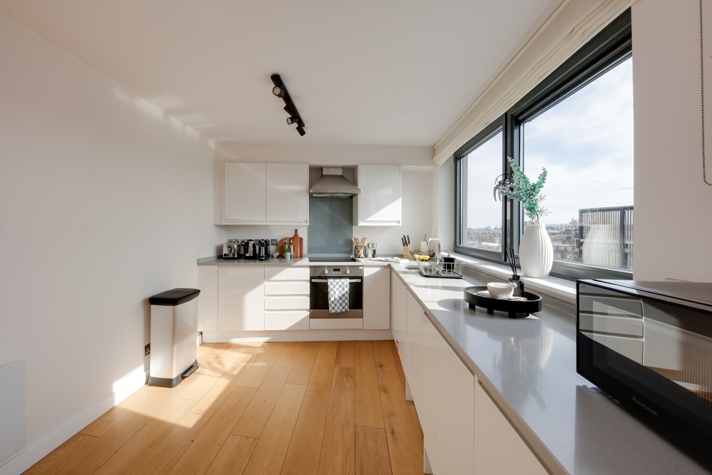 2 Bed Flat, London, W1T photo 5