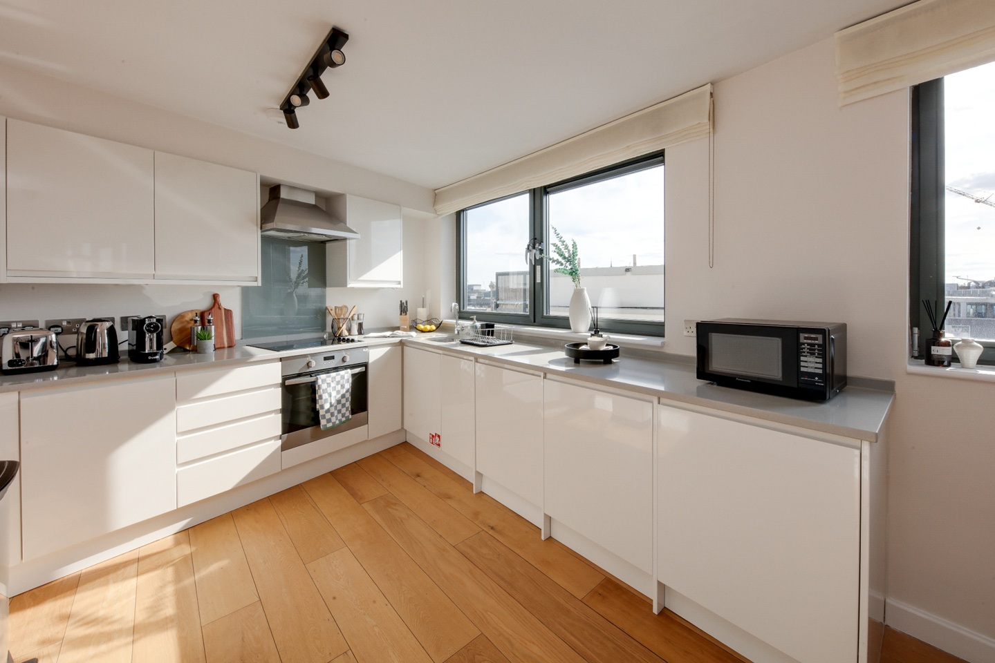 2 Bed Flat, London, W1T photo 4