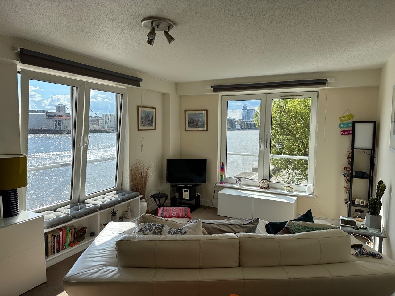 1 Bed Flat, Wapping High Street, E1W