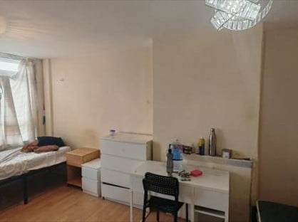 Room in a Shared House, Halyard House, E14