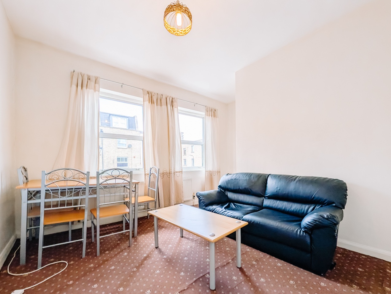 1 Bed Flat, Hoxton St, N1 photo 2