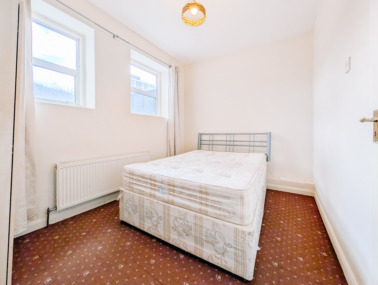 1 Bed Flat, Hoxton St, N1 photo 3