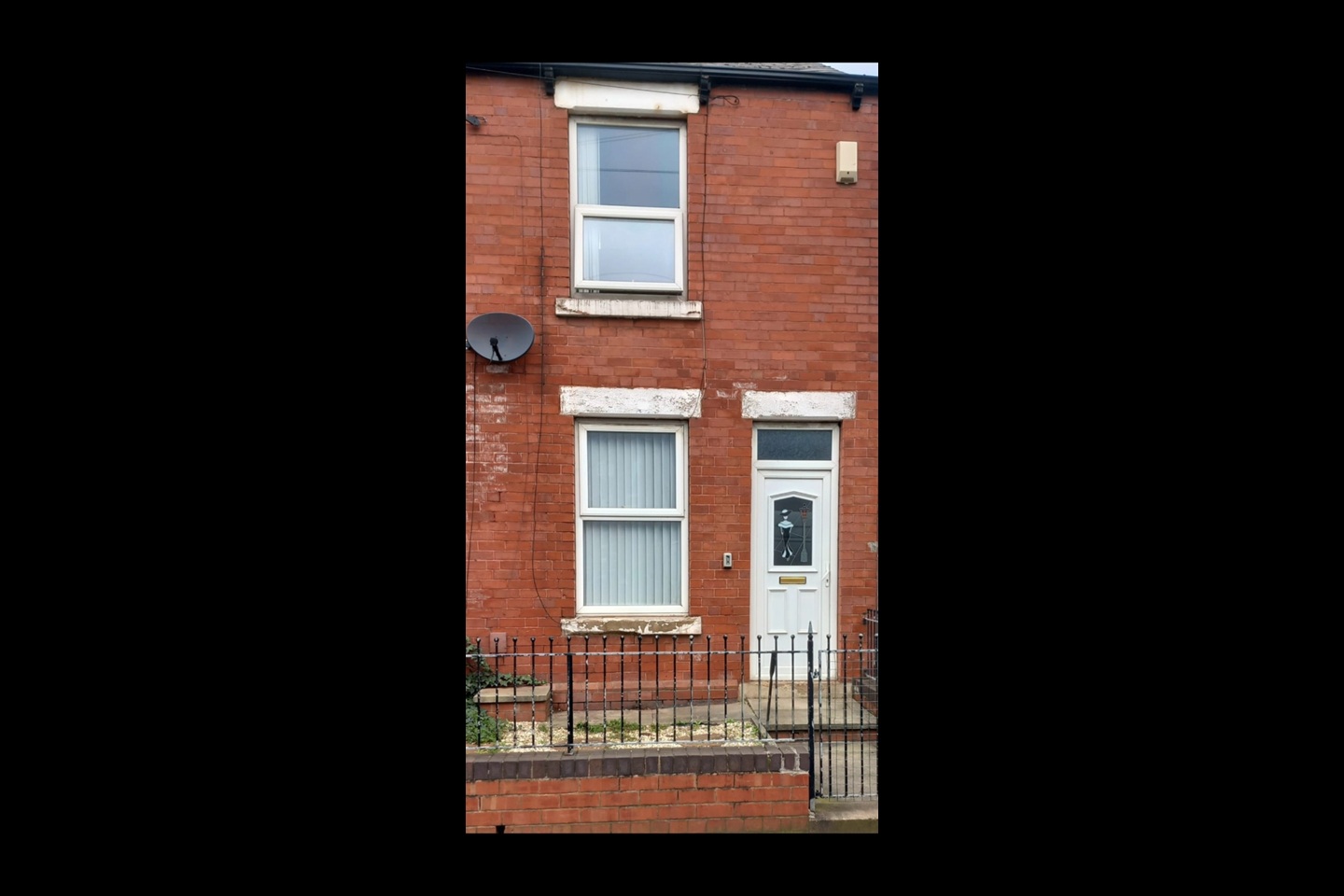 2 Bed End Terrace, Dundas Road, S9 photo 2