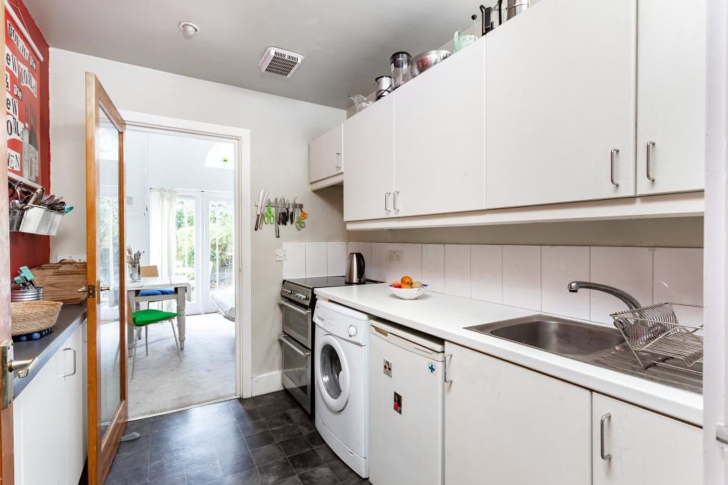 1 Bed Flat, Clapham Road, SW9 photo 2