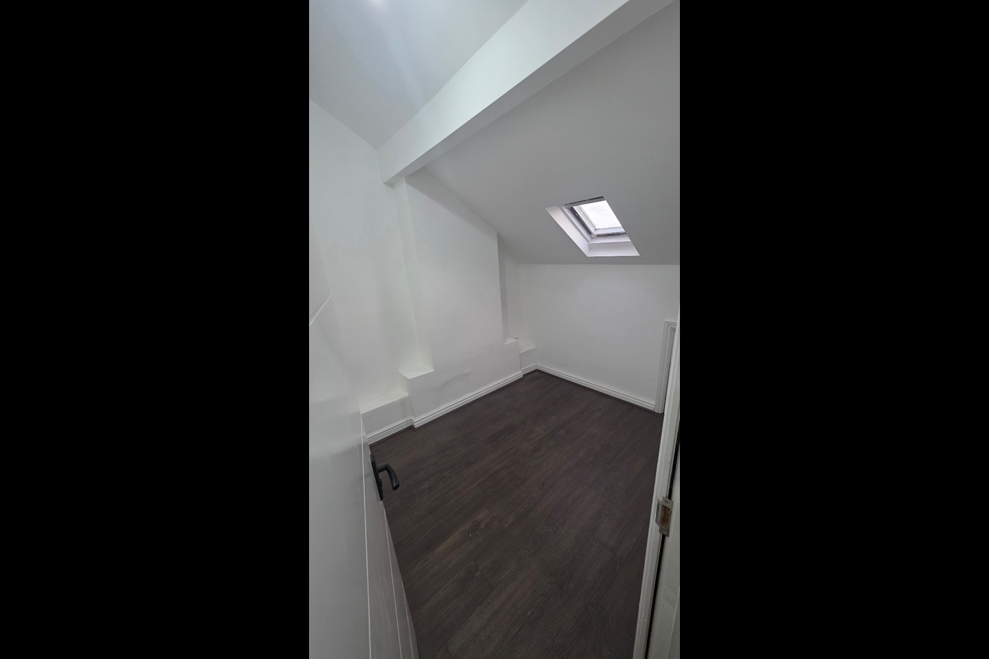 1 Bed Flat, All Bills Incuded, B66 photo 4