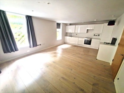 2 Bed Flat, St Cuthbert House, E14
