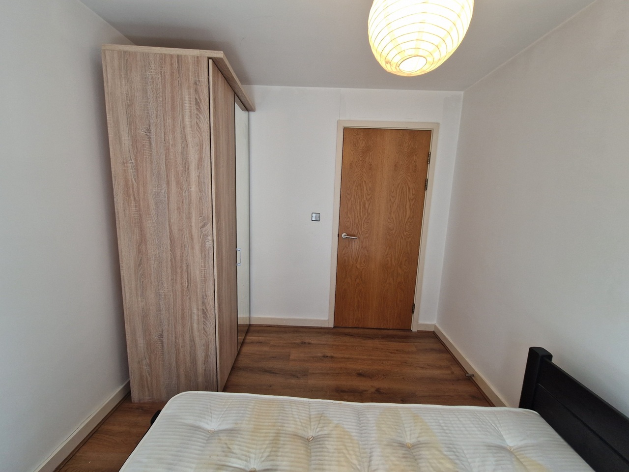 2 Bed Flat, Barton Place, M4 photo 3