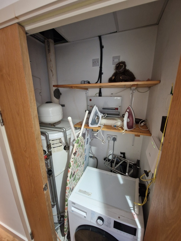 2 Bed Flat, Barton Place, M4 photo 5