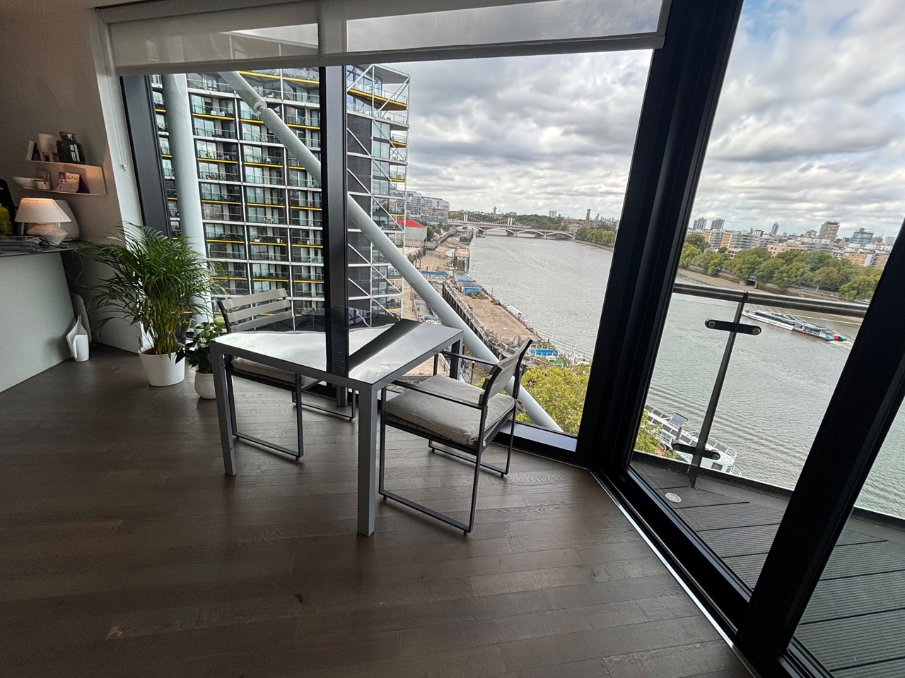 2 Bed Flat, Riverlight Quay, SW11 photo 2
