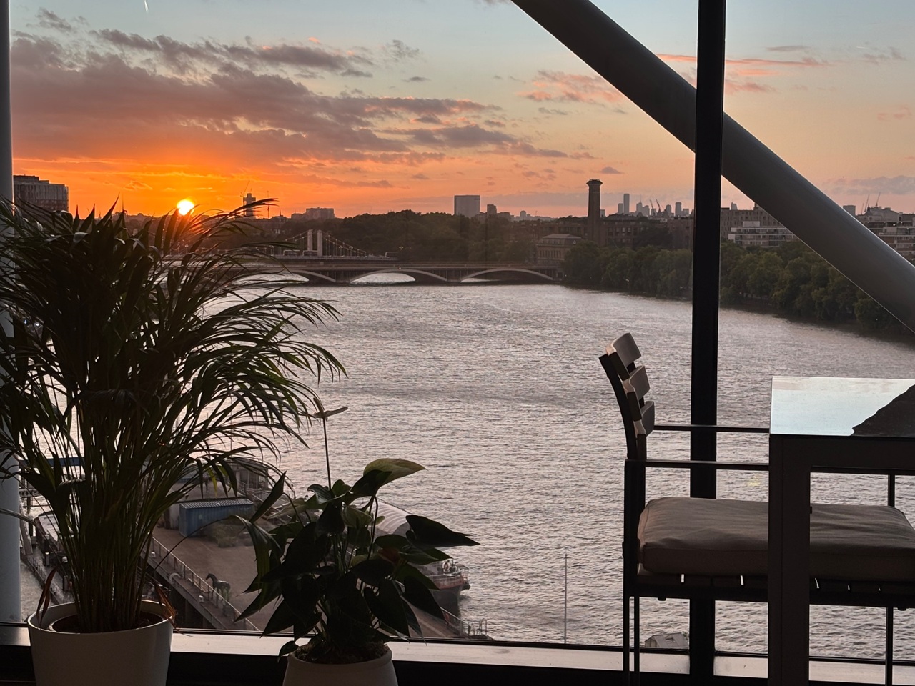 2 Bed Flat, Riverlight Quay, SW11 photo 3