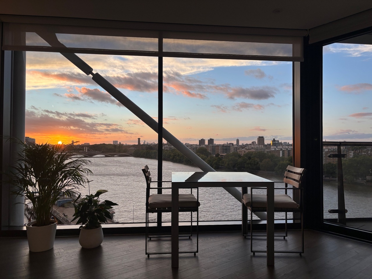 2 Bed Flat, Riverlight Quay, SW11 photo 4