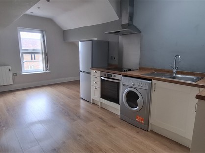 2 Bed Flat, Saxenholme, WA14