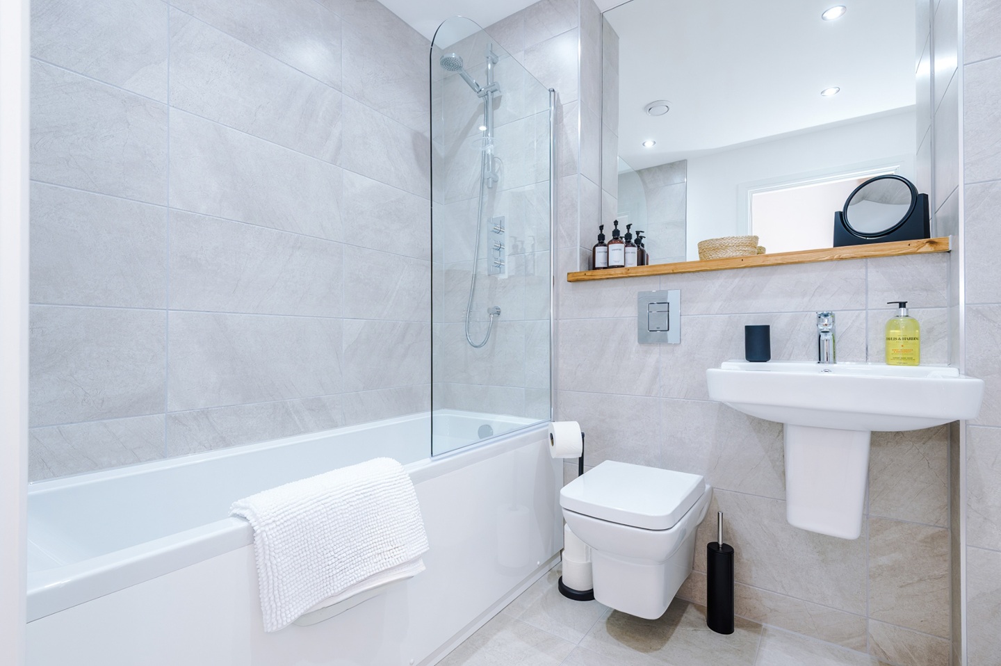 2 Bed Flat, Axis, LS9 photo 5