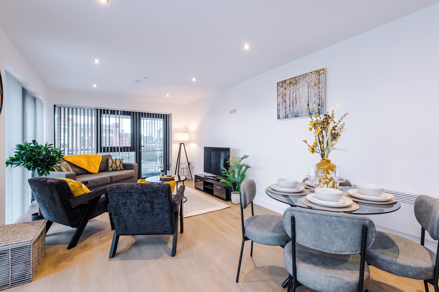 2 Bed Flat, Axis, LS9 photo 2