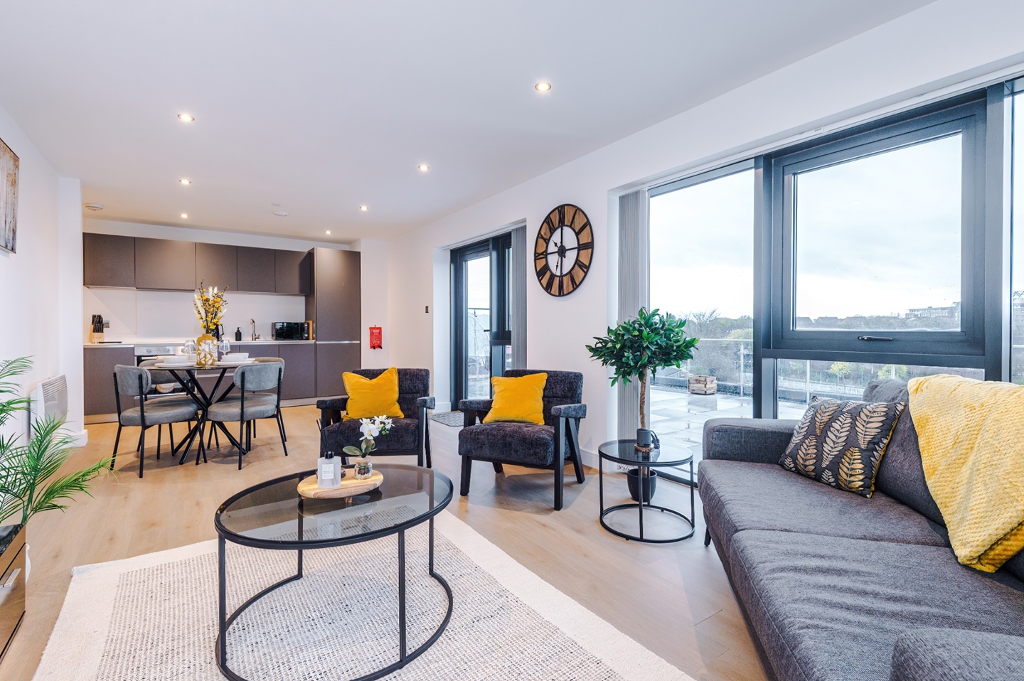 2 Bed Flat, Axis, LS9 photo 3
