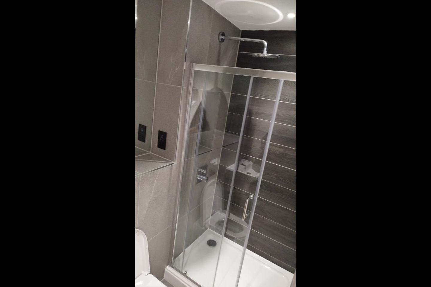 2 Bed Flat, Spinners Way, M15 photo 4