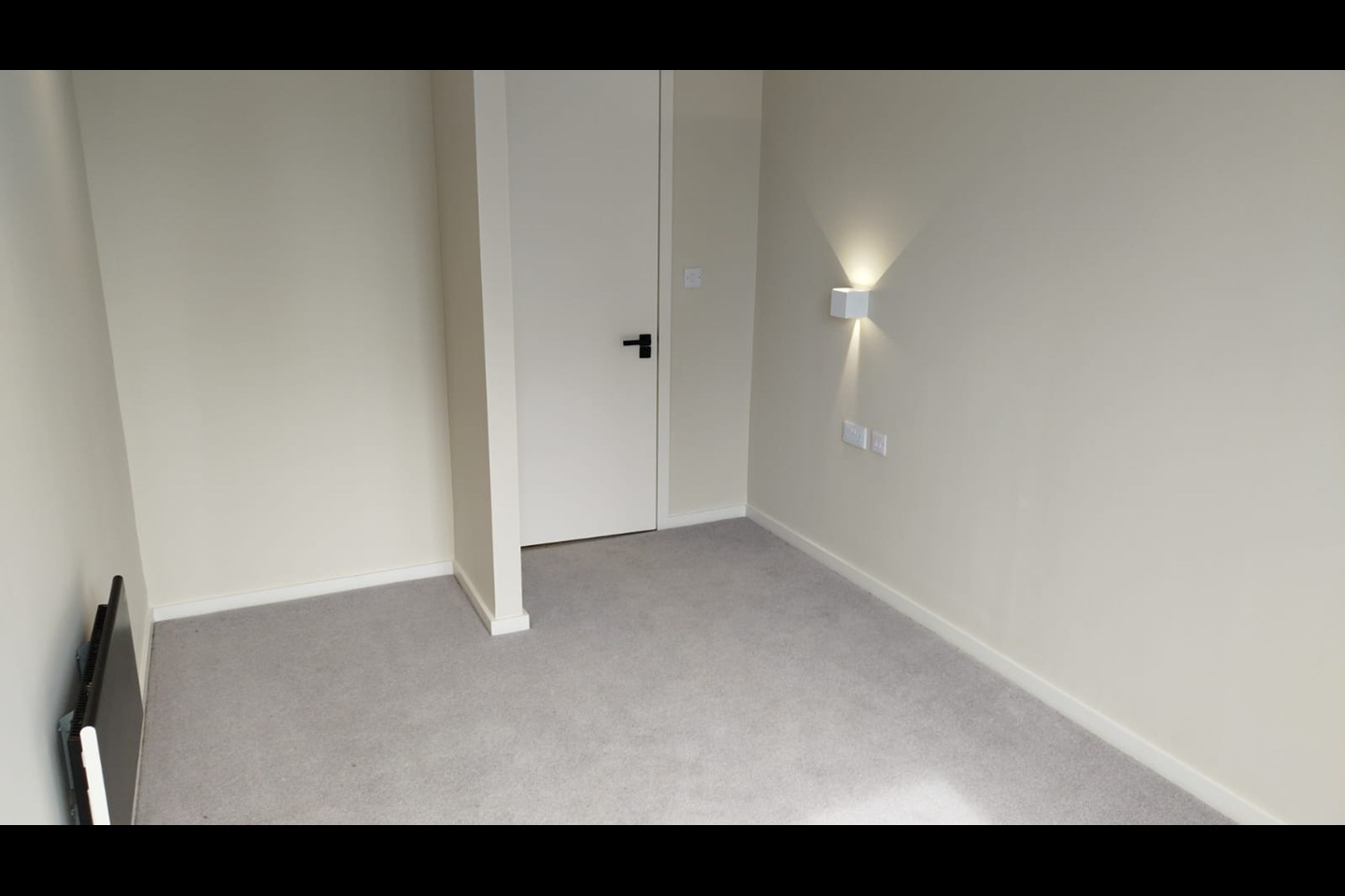 2 Bed Flat, Spinners Way, M15 photo 5