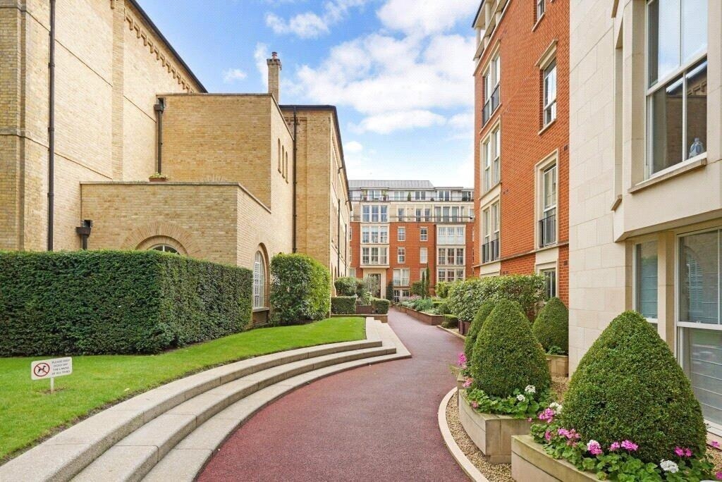 1 Bed Flat, Bailey House, SW10 photo 4