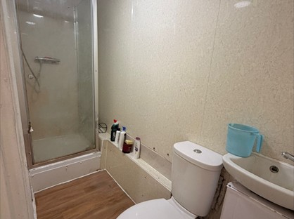 2 Bed Flat, Suttons Lane, RM12