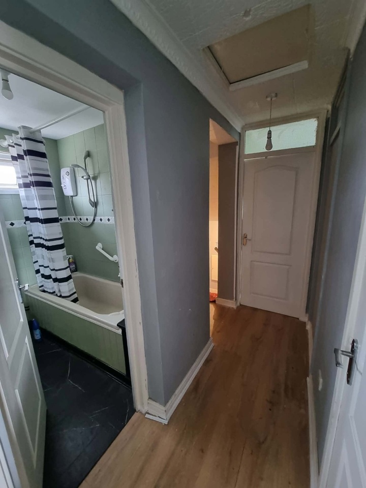 3 Bed Detached House, Hill View, CF5 photo 3