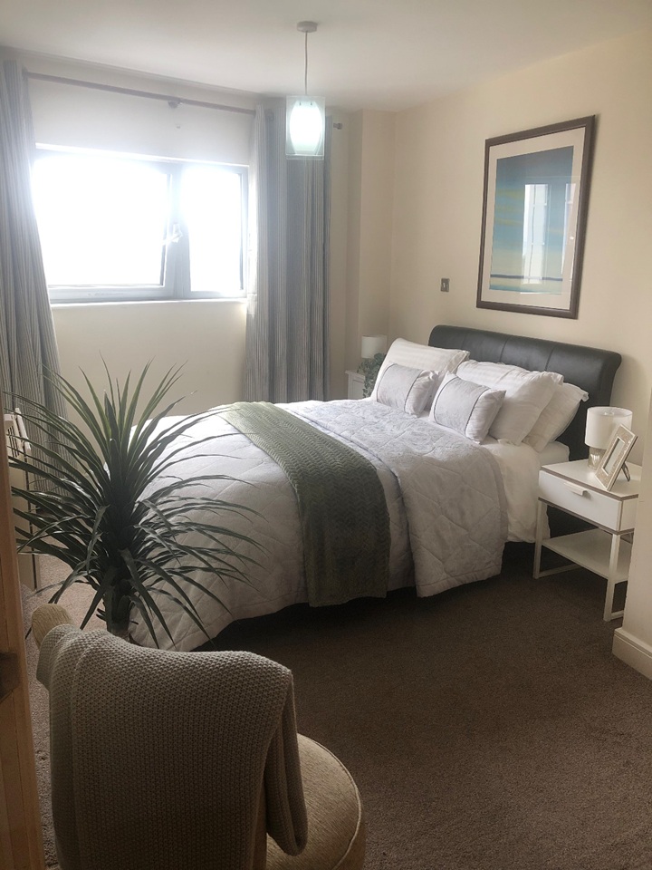 2 Bed Flat, Altolusso, CF10 photo 4