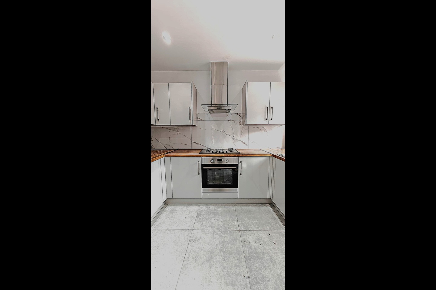 5 Bed End Terrace, Basingstoke Road, RG2 photo 2
