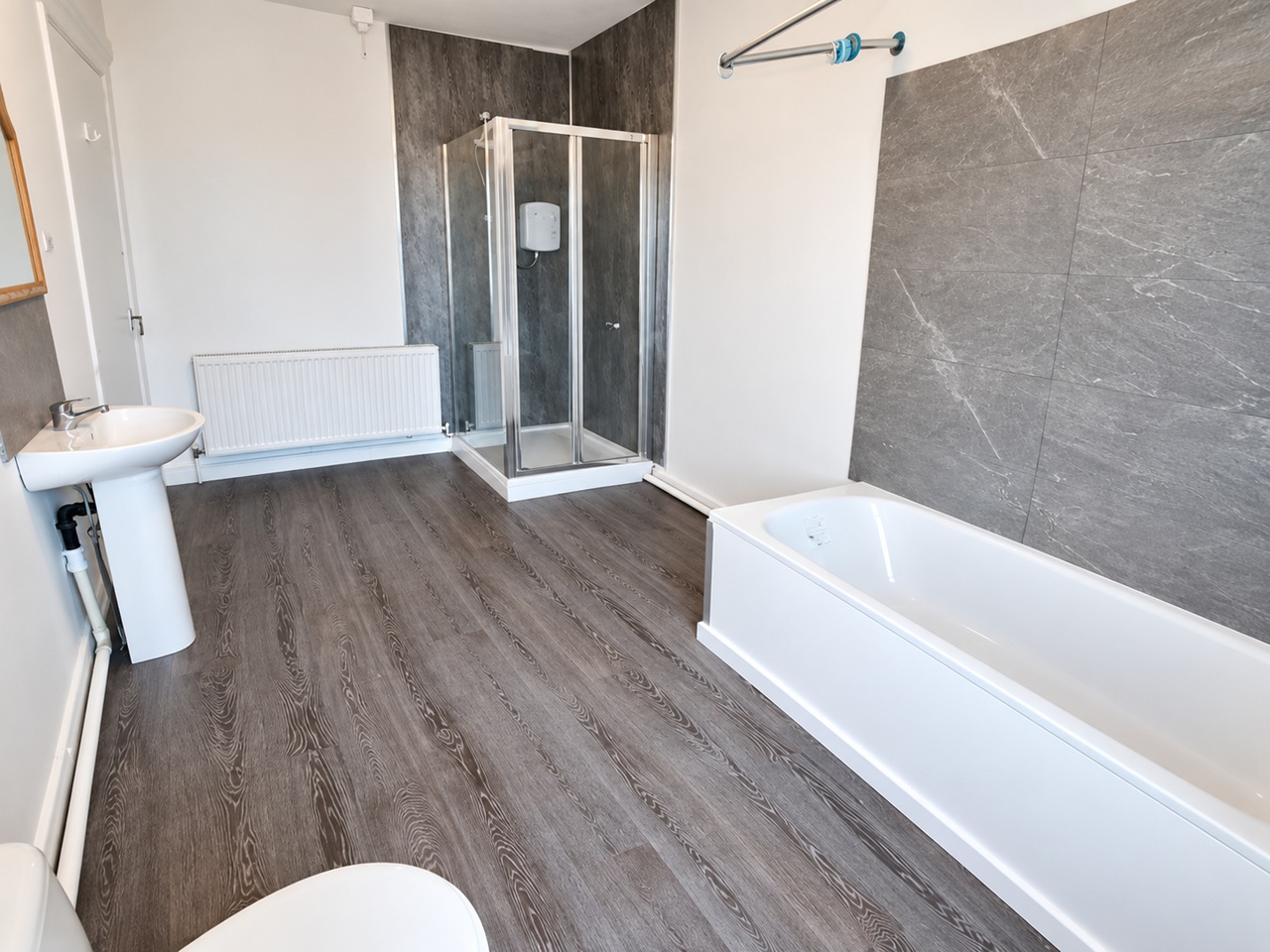 2 Bed Flat, Lister Road, L7 photo 5