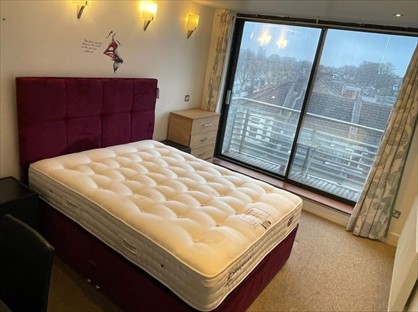 Room in a Shared Flat, Metro House, E7