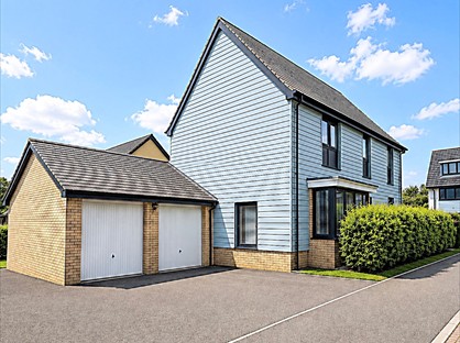 4 Bed Detached House, Longhorn Drive, MK8