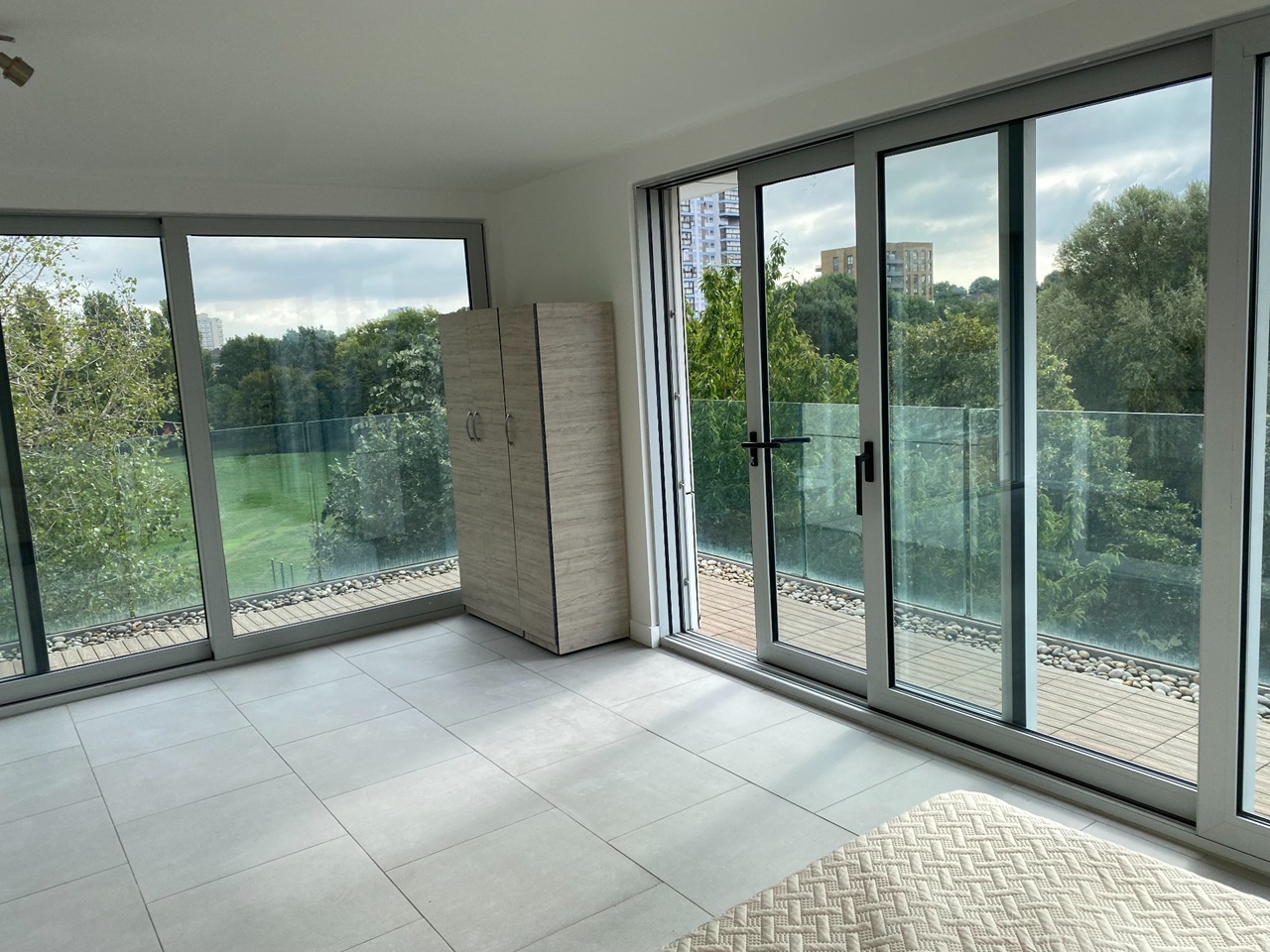 Room in a Shared Flat, St Rule Street, SW8