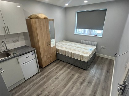 Studio Flat, Pinkwell Lane, UB3