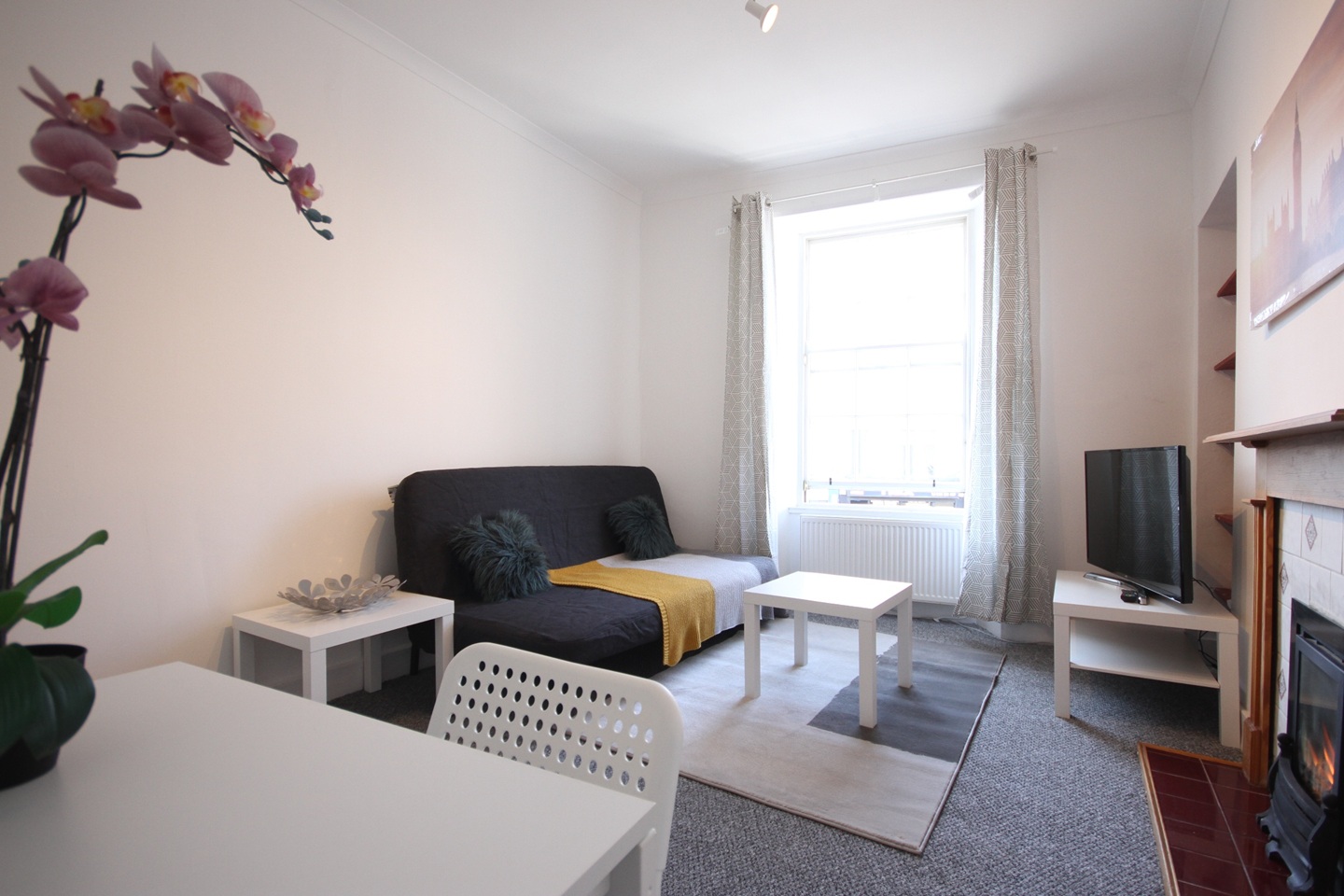 2 Bed Flat, Home St, EH3