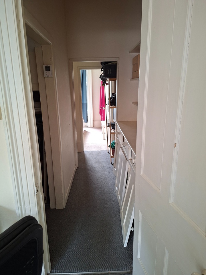 2 Bed Flat, Cotham Grove, BS6 photo 5