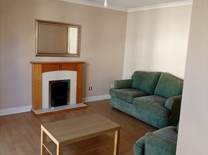 3 Bed Terraced House, Old Tolbooth Wynd, EH8