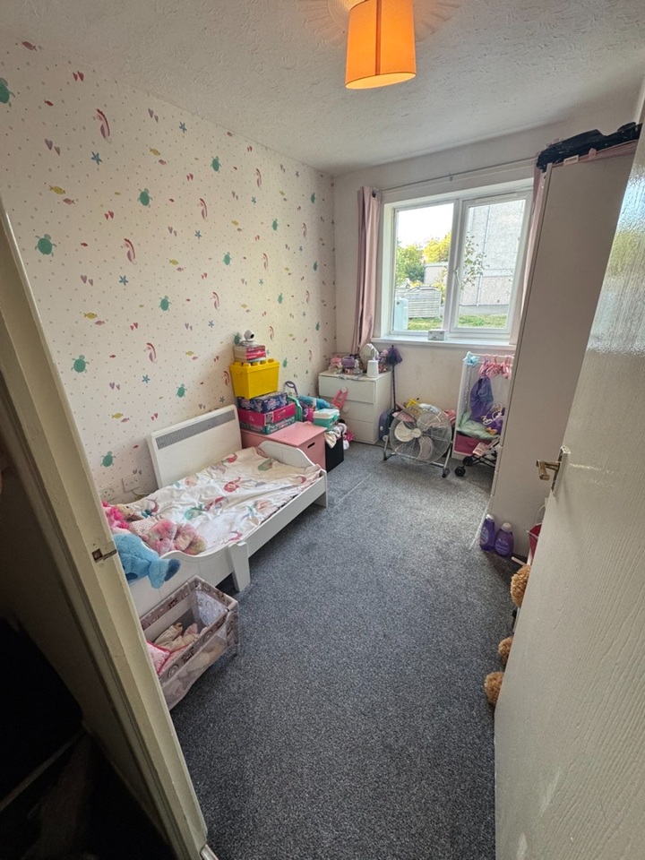 2 Bed Flat, Woodland Vale, SO19 photo 3