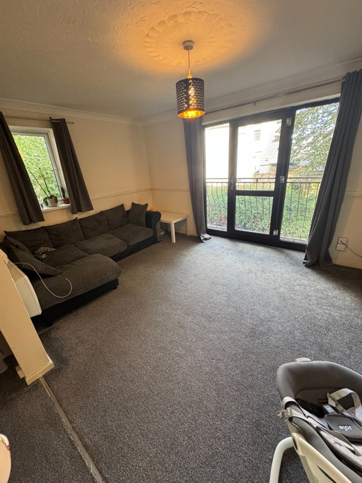 2 Bed Flat, Woodland Vale, SO19 photo 5