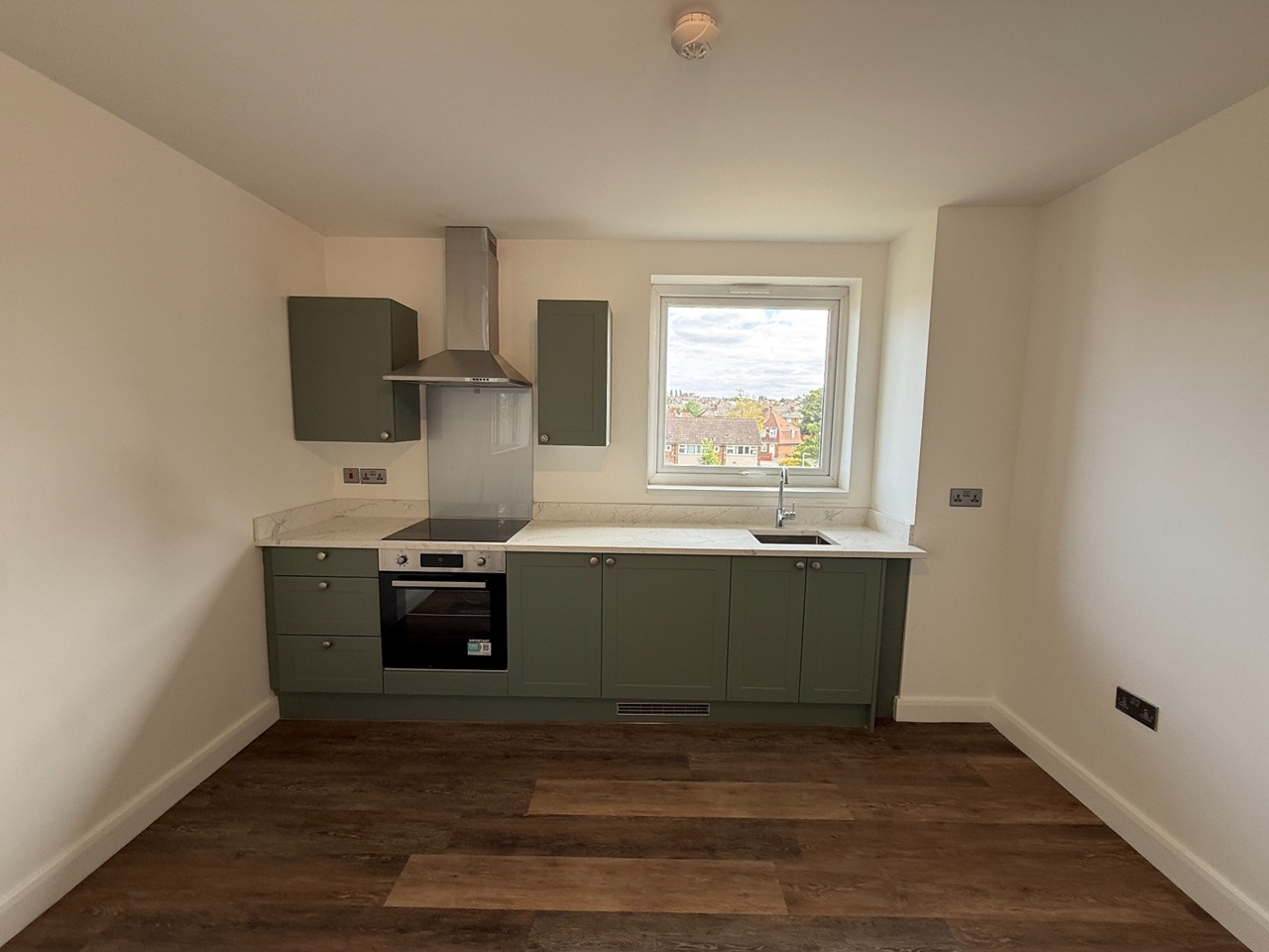 1 Bed Flat, Oak House, LS15 photo 4