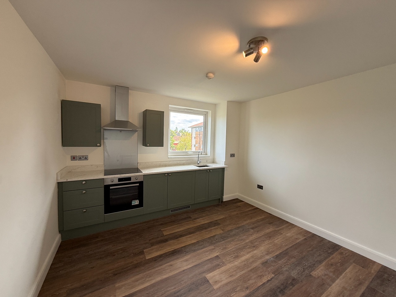 1 Bed Flat, Oak House, LS15 photo 5