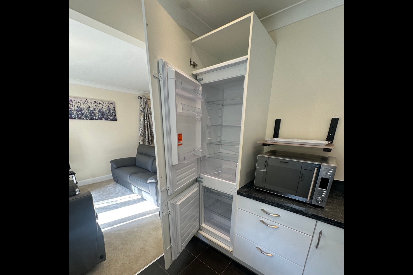 2 Bed Flat, Reliance Way, OX4 photo 3